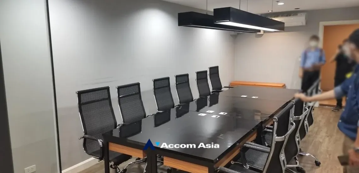  1  Condominium For Sale in Silom ,Bangkok BTS Surasak at Nusa State Tower AA34937