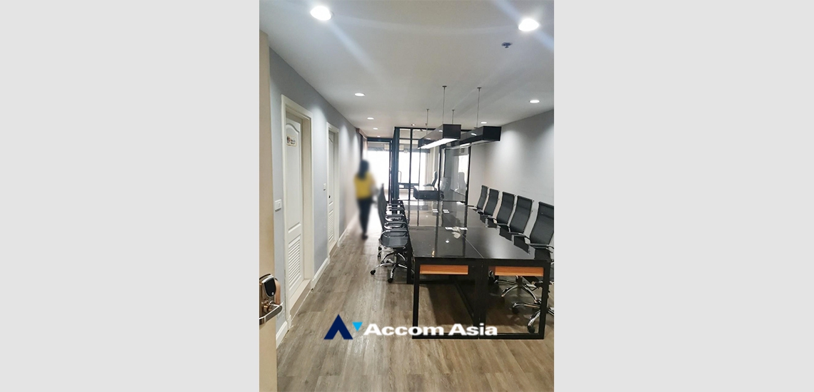  1  Condominium For Sale in Silom ,Bangkok BTS Surasak at Nusa State Tower AA34937