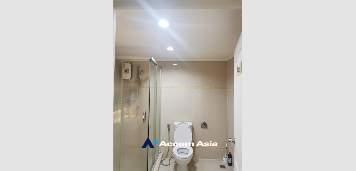 9  Condominium For Sale in Silom ,Bangkok BTS Surasak at Nusa State Tower AA34937