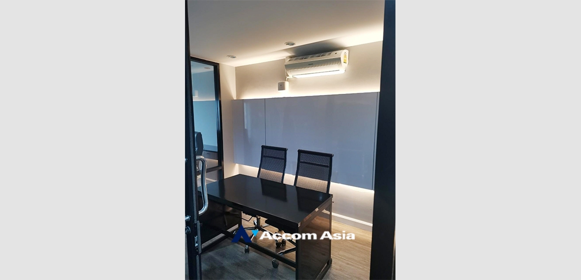 4  Condominium For Sale in Silom ,Bangkok BTS Surasak at Nusa State Tower AA34937
