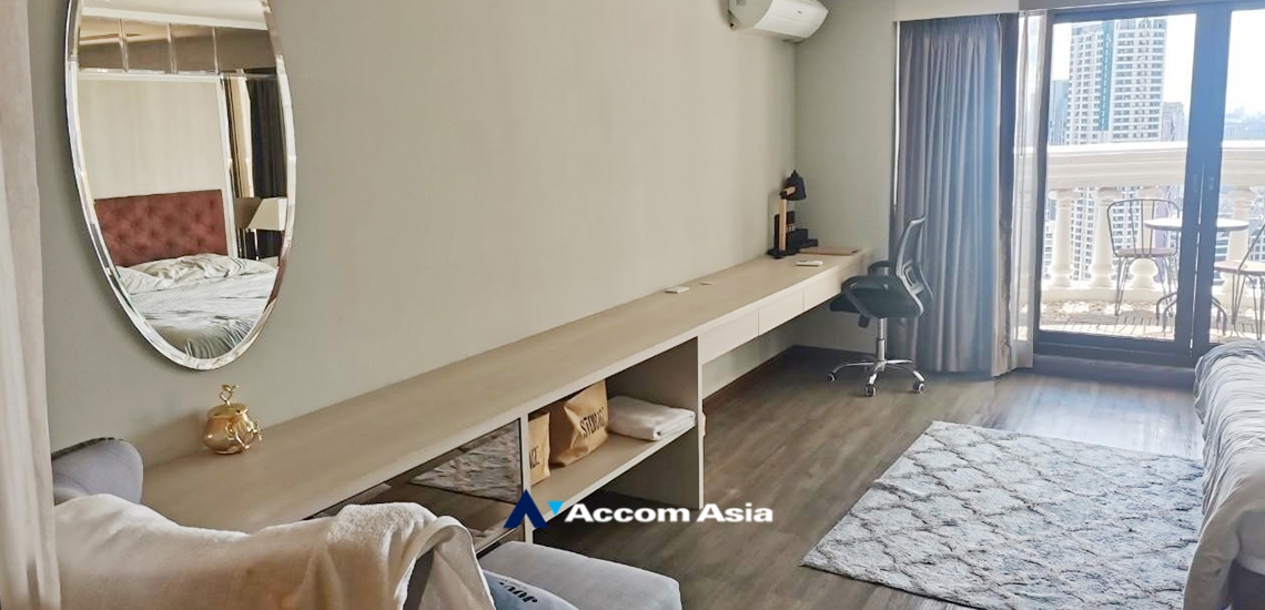  1  1 br Condominium For Sale in Silom ,Bangkok BTS Surasak at Nusa State Tower AA34941