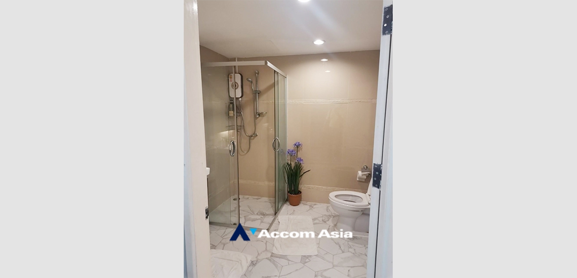 5  1 br Condominium For Sale in Silom ,Bangkok BTS Surasak at Nusa State Tower AA34941