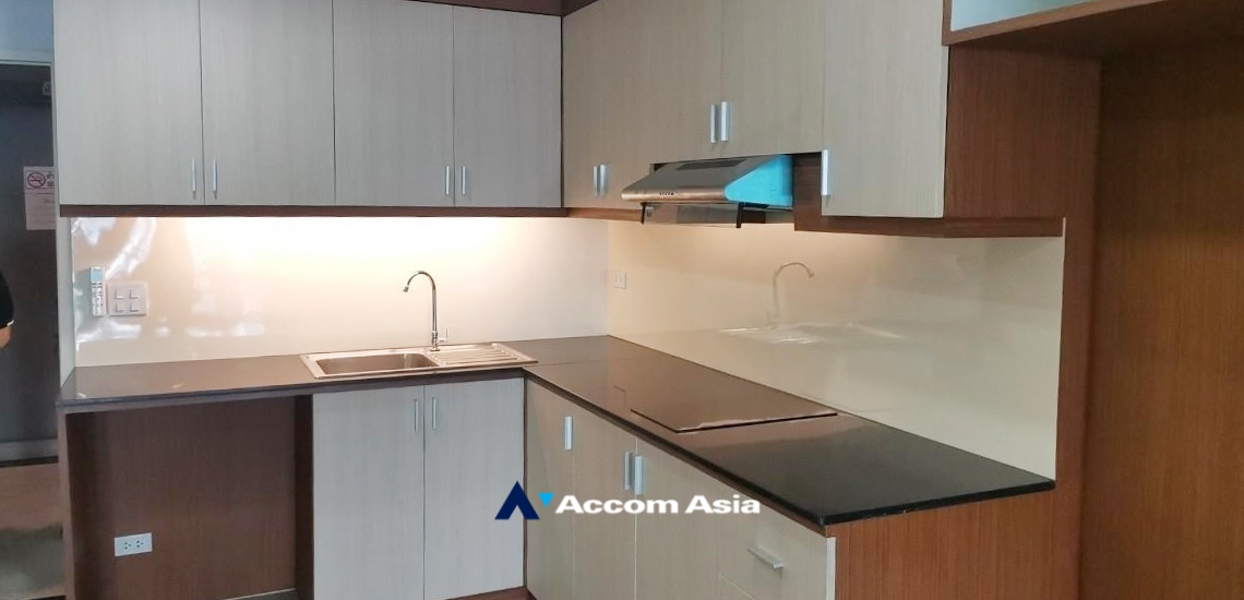  1  1 br Condominium For Sale in Silom ,Bangkok BTS Surasak at Nusa State Tower AA34942