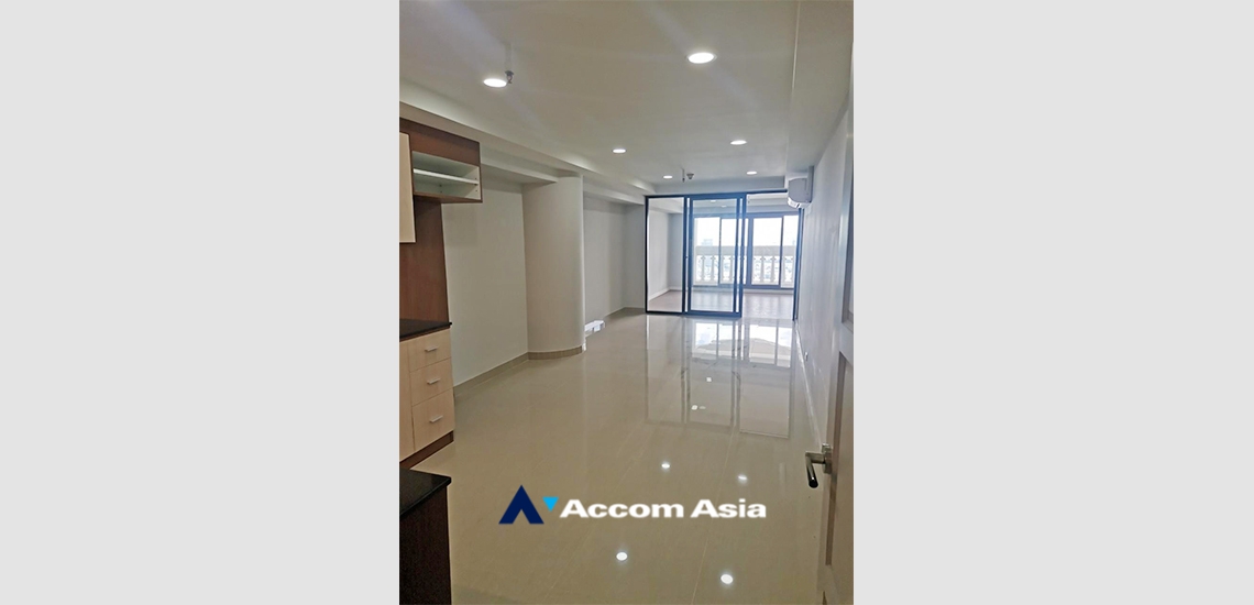  2  1 br Condominium For Sale in Silom ,Bangkok BTS Surasak at Nusa State Tower AA34942
