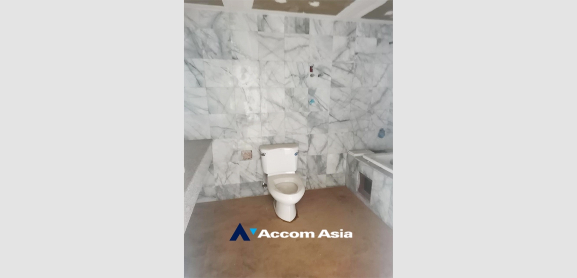  1  Condominium For Sale in Silom ,Bangkok BTS Surasak at Nusa State Tower AA34946