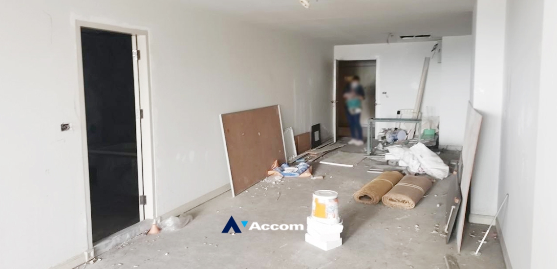  1  Condominium For Sale in Silom ,Bangkok BTS Surasak at Nusa State Tower AA34947