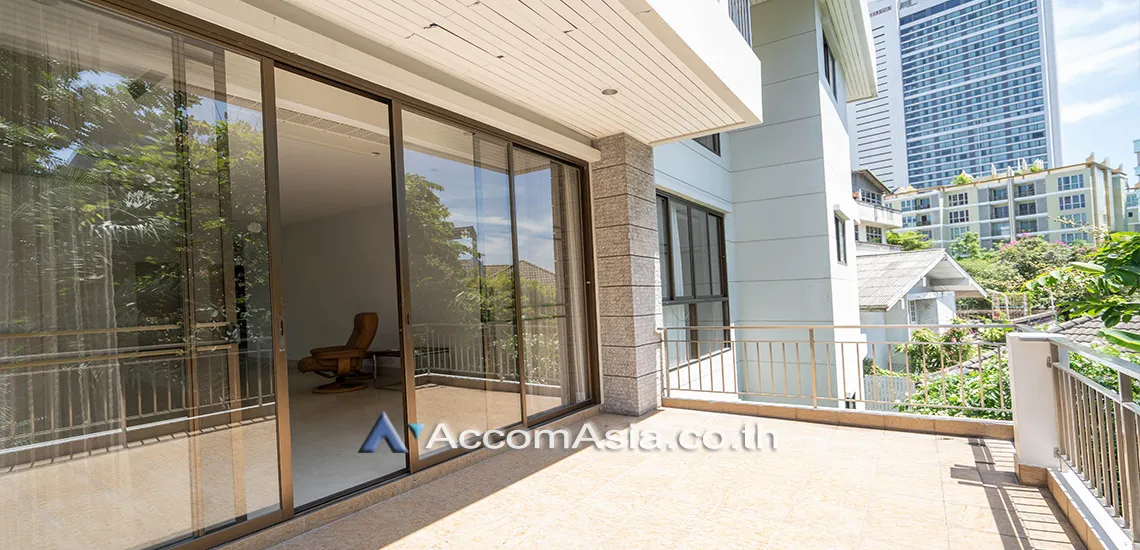 unitPet friendly |  3 Bedrooms  Apartment For Rent & Sale in Sukhumvit, Bangkok  near BTS Phrom Phong (14916)