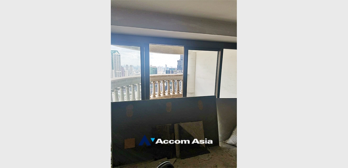  1  Condominium For Sale in Silom ,Bangkok BTS Surasak at Nusa State Tower AA34948