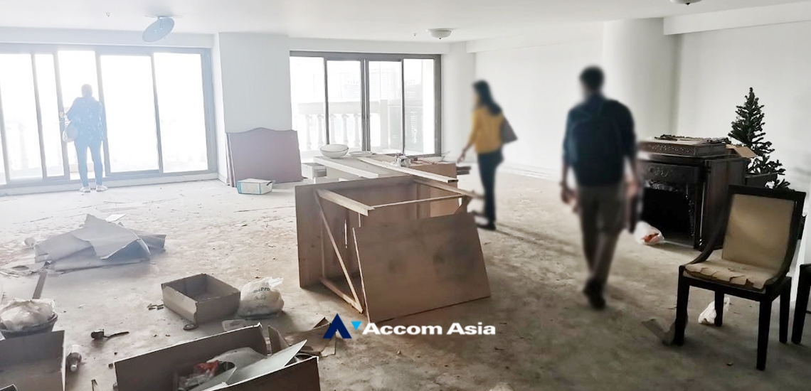  1  Condominium For Sale in Silom ,Bangkok BTS Surasak at Nusa State Tower AA34949