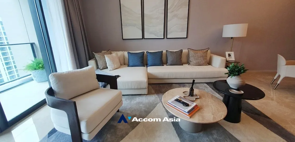 unit 2 Bedrooms  Condominium For Sale in Ploenchit, Bangkok  near BTS Chitlom (AA34957)
