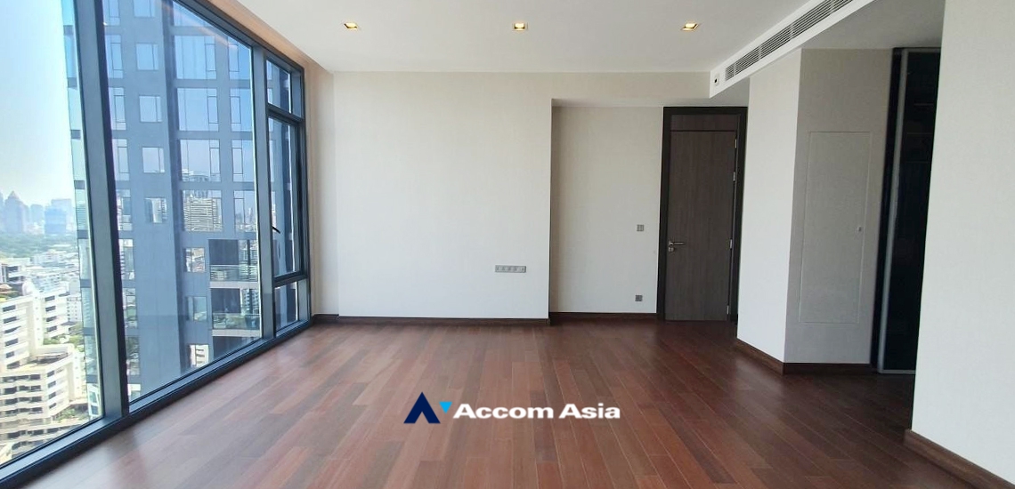16  3 br Condominium For Sale in Sukhumvit ,Bangkok BTS Nana at Q1 Sukhumvit AA34975