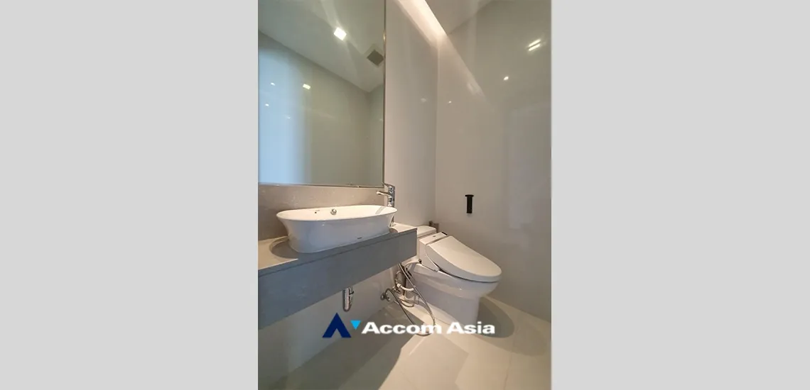 31  3 br Condominium For Sale in Sukhumvit ,Bangkok BTS Nana at Q1 Sukhumvit AA34975