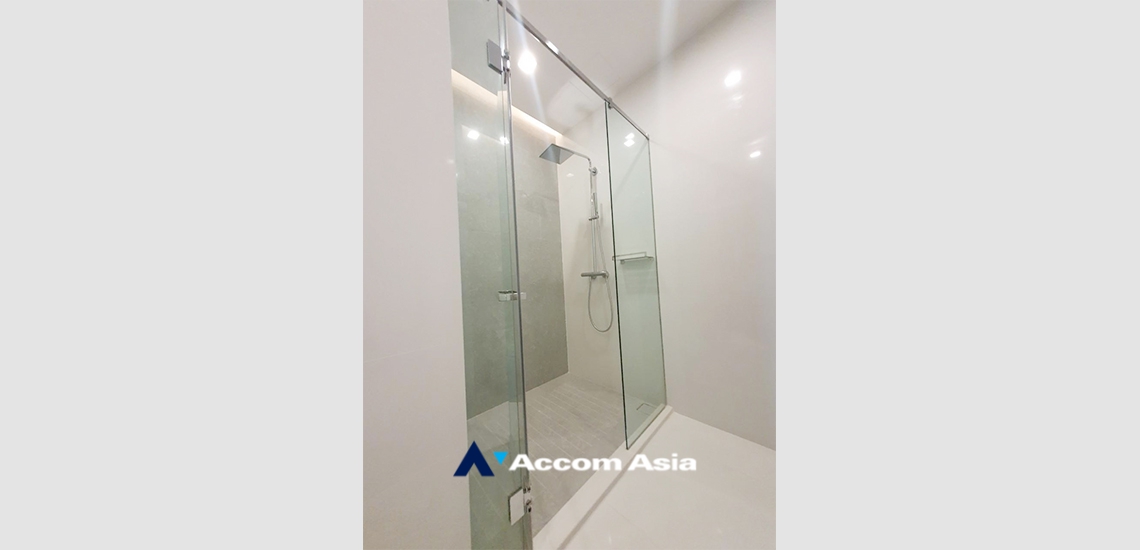 28  3 br Condominium For Sale in Sukhumvit ,Bangkok BTS Nana at Q1 Sukhumvit AA34976