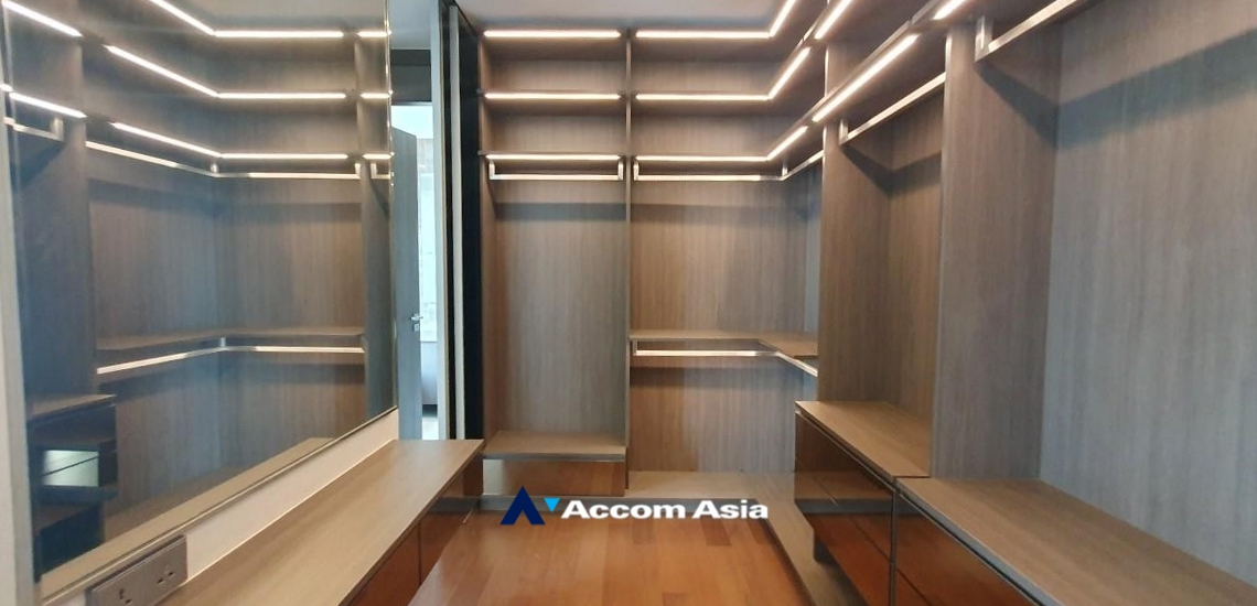22  3 br Condominium For Sale in Sukhumvit ,Bangkok BTS Nana at Q1 Sukhumvit AA34976