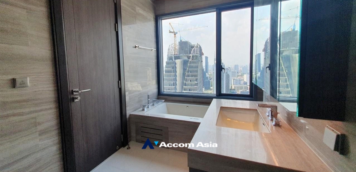 24  3 br Condominium For Sale in Sukhumvit ,Bangkok BTS Nana at Q1 Sukhumvit AA34976