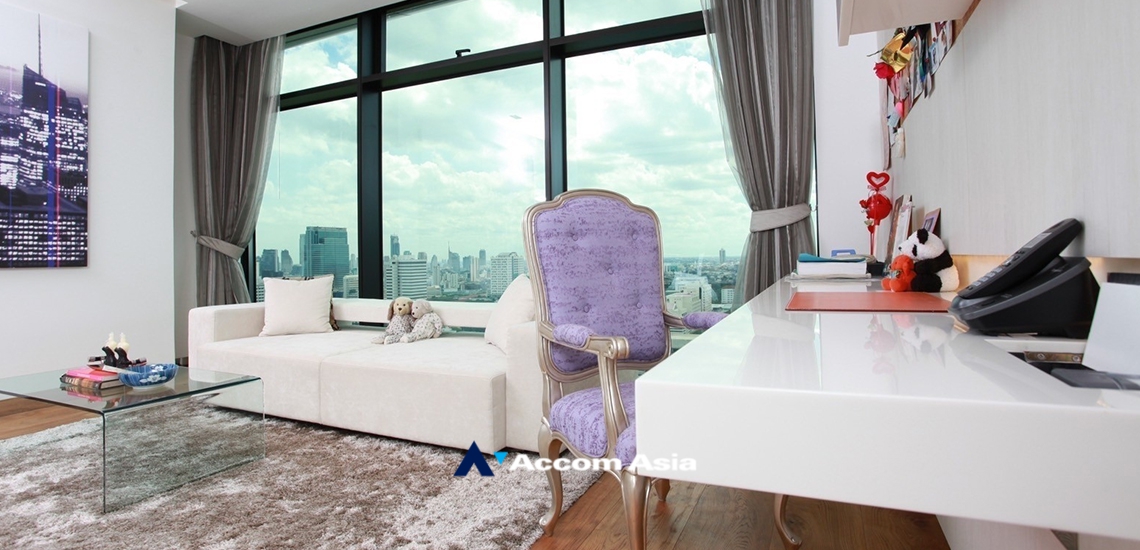  1  3 br Condominium For Sale in Ploenchit ,Bangkok BTS Ratchadamri at The St. Regis Bangkok (Residences) AA34990