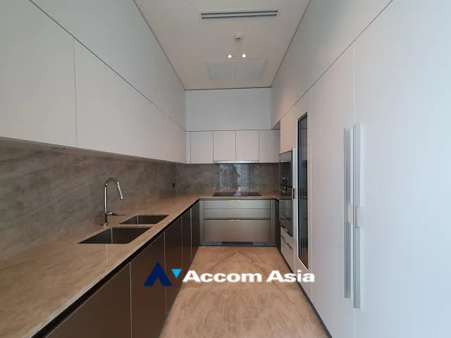 5  2 br Condominium For Sale in Ploenchit ,Bangkok BTS Chitlom at Scope Langsuan AA35010