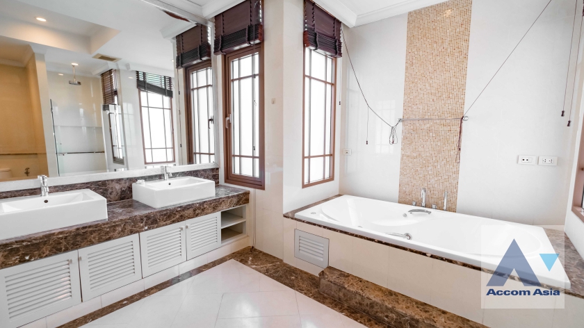 33  4 br House For Rent in Sukhumvit ,Bangkok BTS Phra khanong at Baan Sansiri Sukhumvit 67 AA35025