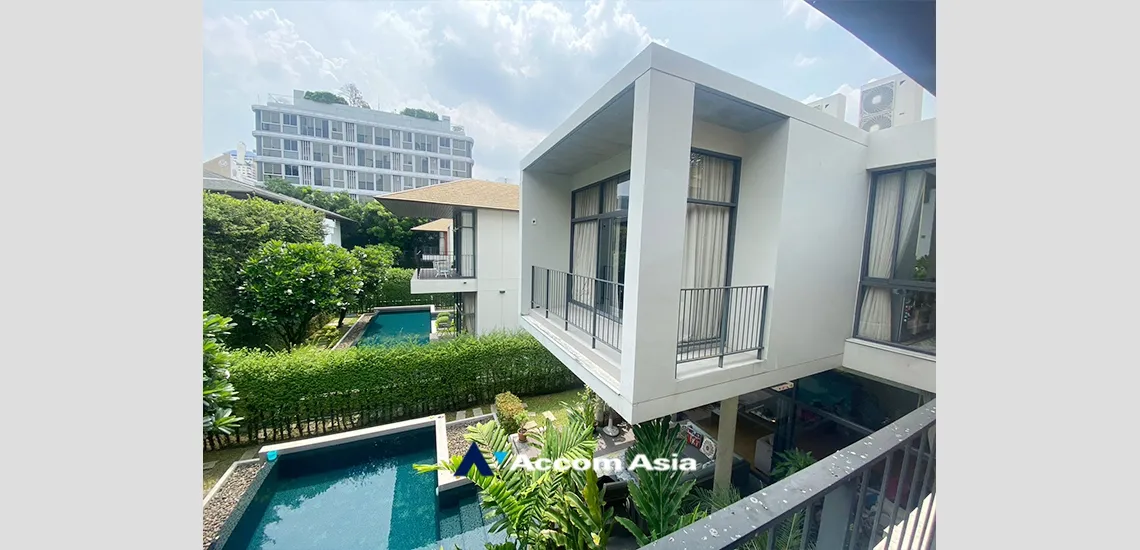 unit 4 Bedrooms  House For Rent & Sale in Sukhumvit, Bangkok  near BTS Phrom Phong (AA35061)