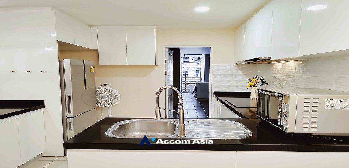  1  2 br Condominium For Sale in Ratchadaphisek ,Bangkok MRT Rama 9 at Belle Grand Rama 9  (Belle Avenue) AA35092