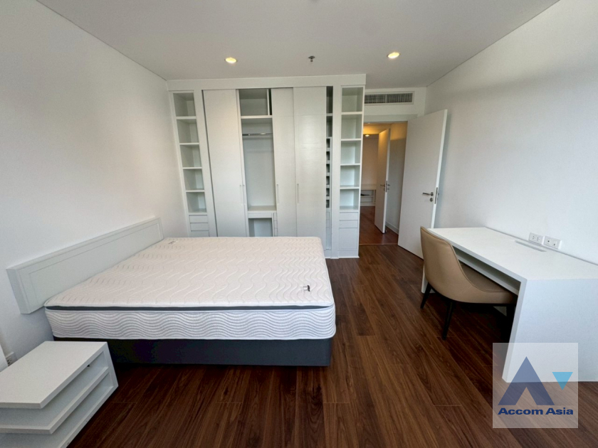 12  3 br Apartment For Rent in Sukhumvit ,Bangkok BTS Ekkamai at Ekkamai Family Apartment AA35093