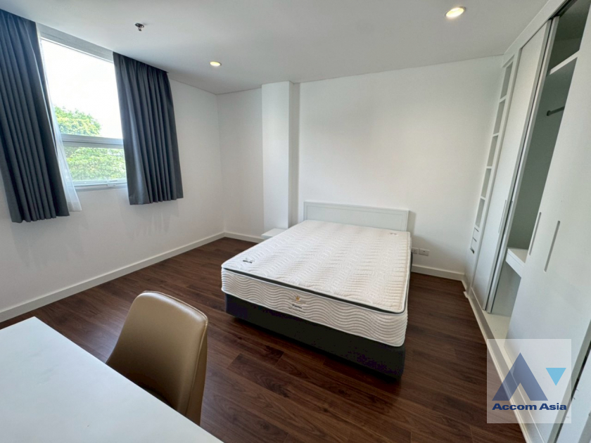 11  3 br Apartment For Rent in Sukhumvit ,Bangkok BTS Ekkamai at Ekkamai Family Apartment AA35093