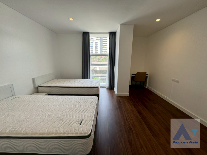 16  3 br Apartment For Rent in Sukhumvit ,Bangkok BTS Ekkamai at Ekkamai Family Apartment AA35093