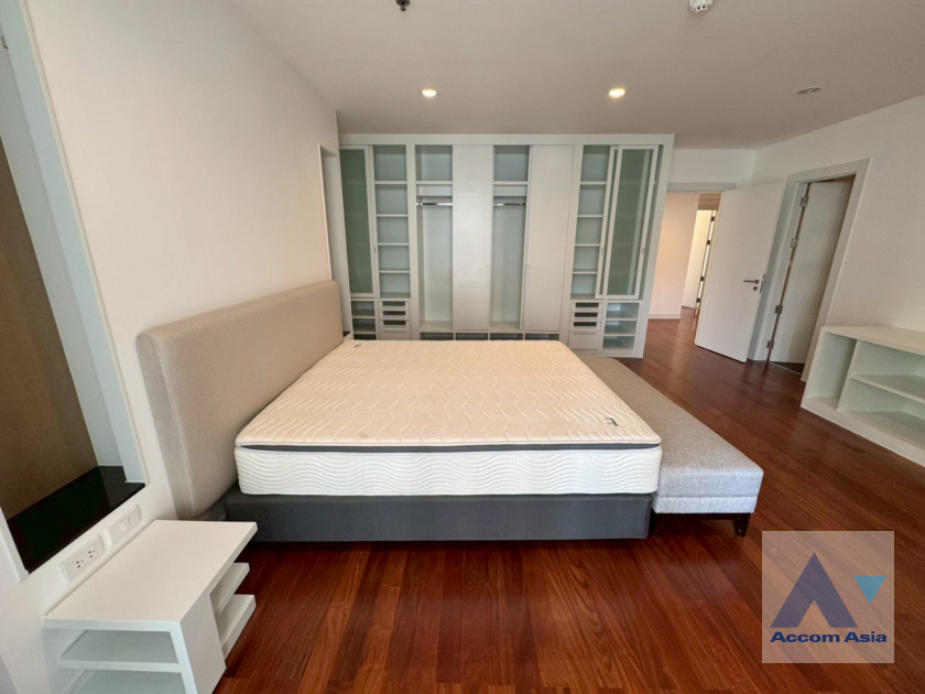 18  3 br Apartment For Rent in Sukhumvit ,Bangkok BTS Ekkamai at Ekkamai Family Apartment AA35093