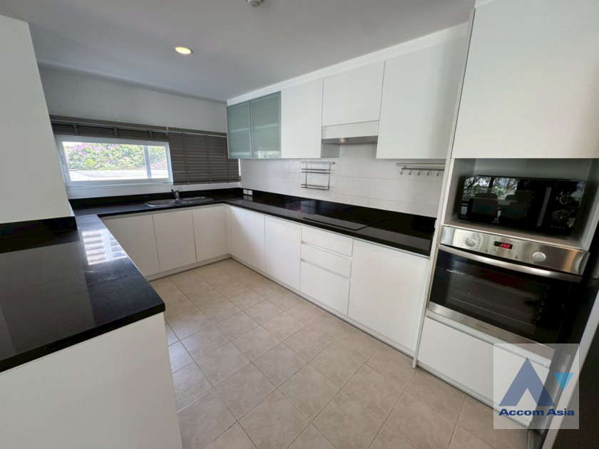 8  3 br Apartment For Rent in Sukhumvit ,Bangkok BTS Ekkamai at Ekkamai Family Apartment AA35093