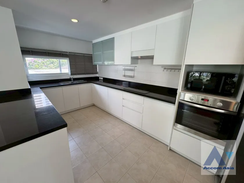 8  3 br Apartment For Rent in Sukhumvit ,Bangkok BTS Ekkamai at Ekkamai Family Apartment AA35093