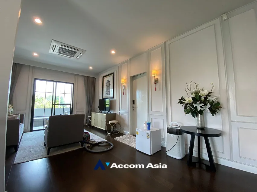 unit 6 Bedrooms  House For Sale in Pattanakarn, Bangkok  near ARL Hua Mak (AA35095)