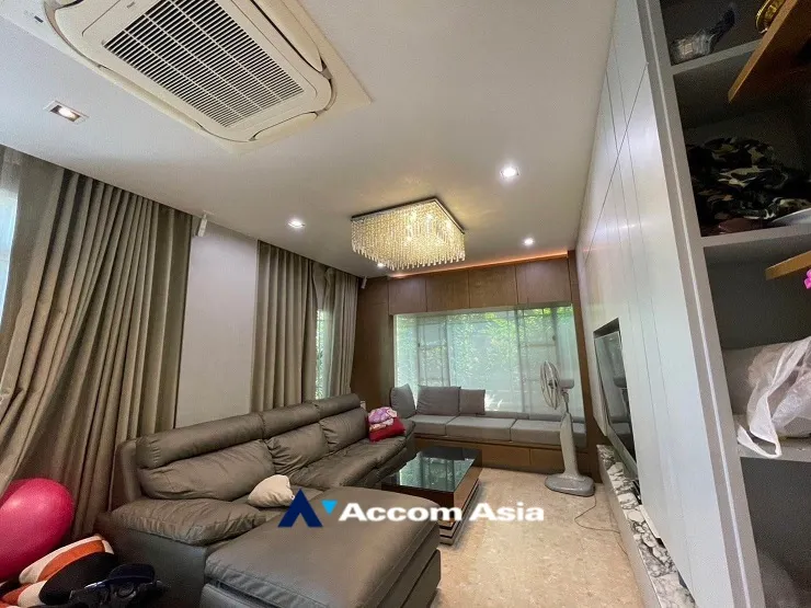 unit 6 Bedrooms  House For Rent & Sale in Samutprakan, Samutprakan  (AA35096)