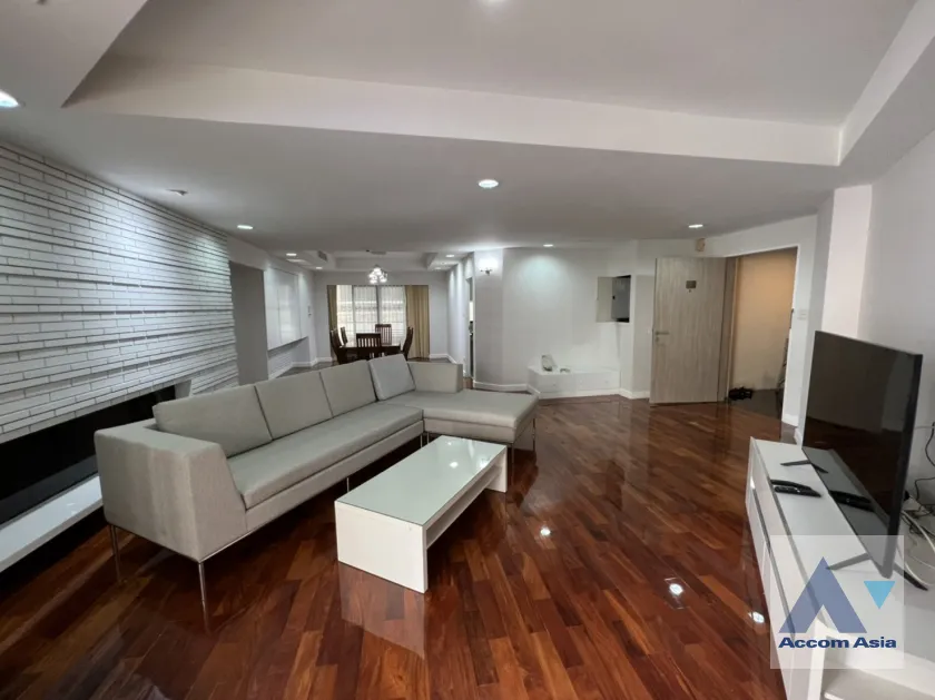 unit 3 Bedrooms  Apartment For Rent in Sukhumvit, Bangkok  near BTS Asok - MRT Sukhumvit (AA35152)