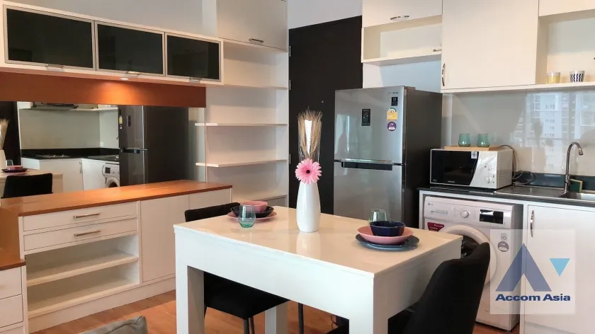 unit 1 Bedroom  Condominium For Sale in Ploenchit, Bangkok  near BTS Ratchathewi (AA35155)