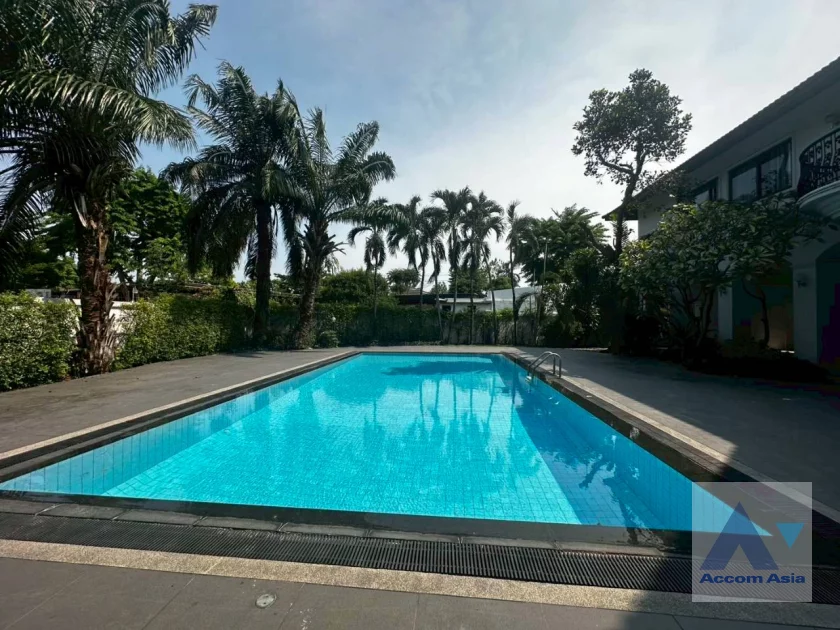  1  5 br House For Rent in Pattanakarn ,Bangkok BTS On Nut at Panya Pattanakarn Village 54937