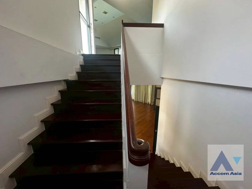 21  5 br House For Rent in Pattanakarn ,Bangkok BTS On Nut at Panya Pattanakarn Village 54937