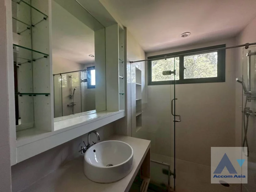 37  5 br House For Rent in Pattanakarn ,Bangkok BTS On Nut at Panya Pattanakarn Village 54937