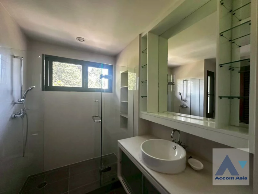 39  5 br House For Rent in Pattanakarn ,Bangkok BTS On Nut at Panya Pattanakarn Village 54937