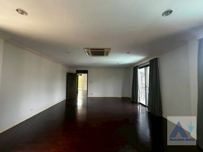 30  5 br House For Rent in Pattanakarn ,Bangkok BTS On Nut at Panya Pattanakarn Village 54937
