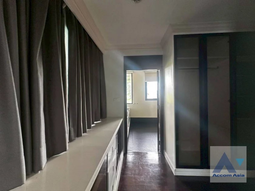 42  5 br House For Rent in Pattanakarn ,Bangkok BTS On Nut at Panya Pattanakarn Village 54937