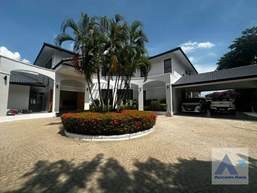 Pet friendly |  Panya Pattanakarn Village House  5 Bedroom for Rent BTS On Nut in Pattanakarn Bangkok