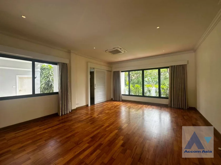 9  5 br House For Rent in Pattanakarn ,Bangkok BTS On Nut at Panya Pattanakarn Village 54937