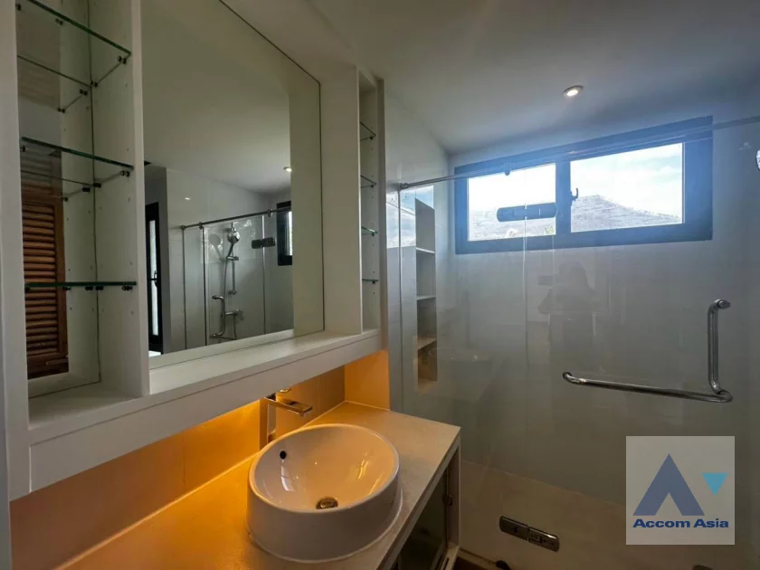 27  5 br House For Rent in Pattanakarn ,Bangkok BTS On Nut at Panya Pattanakarn Village 54937