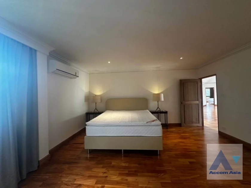 20  5 br House For Rent in Pattanakarn ,Bangkok BTS On Nut at Panya Pattanakarn Village 54937