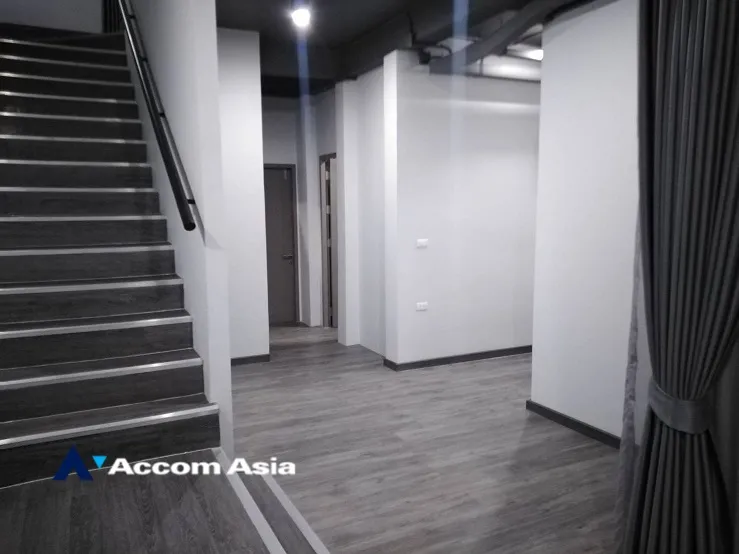 unitPet friendly |  4 Bedrooms  Townhouse For Rent in Pattanakarn, Bangkok  near BTS On Nut (AA35162)