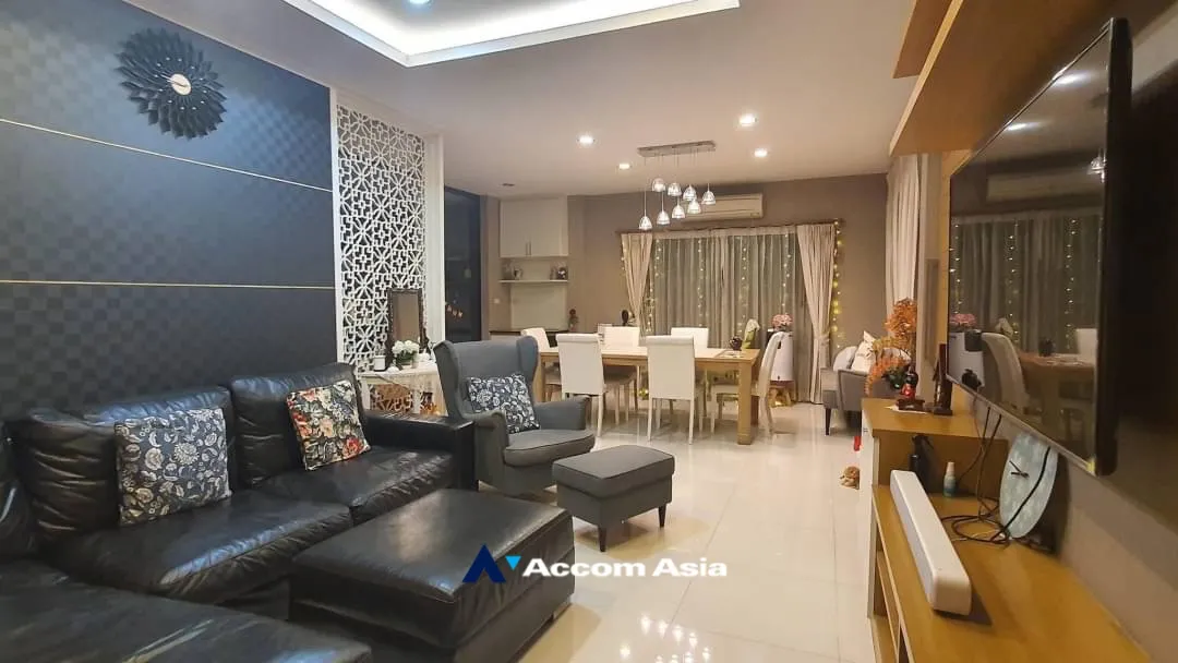  2  4 br House for rent and sale in Pattanakarn ,Bangkok ARL Ban Thap Chang at Manthana Onnut Wongwan 3 AA35176