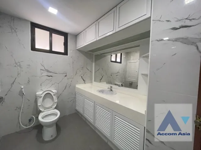 16  3 br Apartment For Rent in Sukhumvit ,Bangkok BTS Asok - MRT Sukhumvit at Convenience for your family AA35209