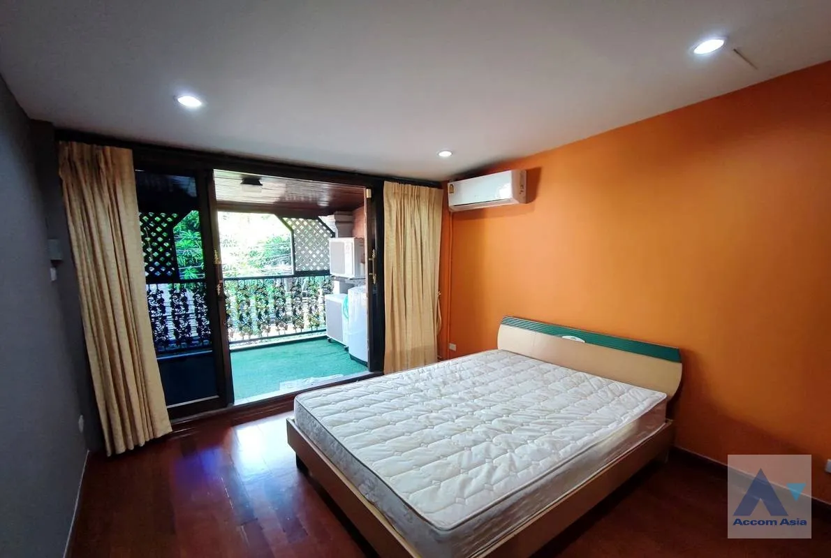 6  3 br Townhouse For Rent in Sukhumvit ,Bangkok BTS Thong Lo AA35220