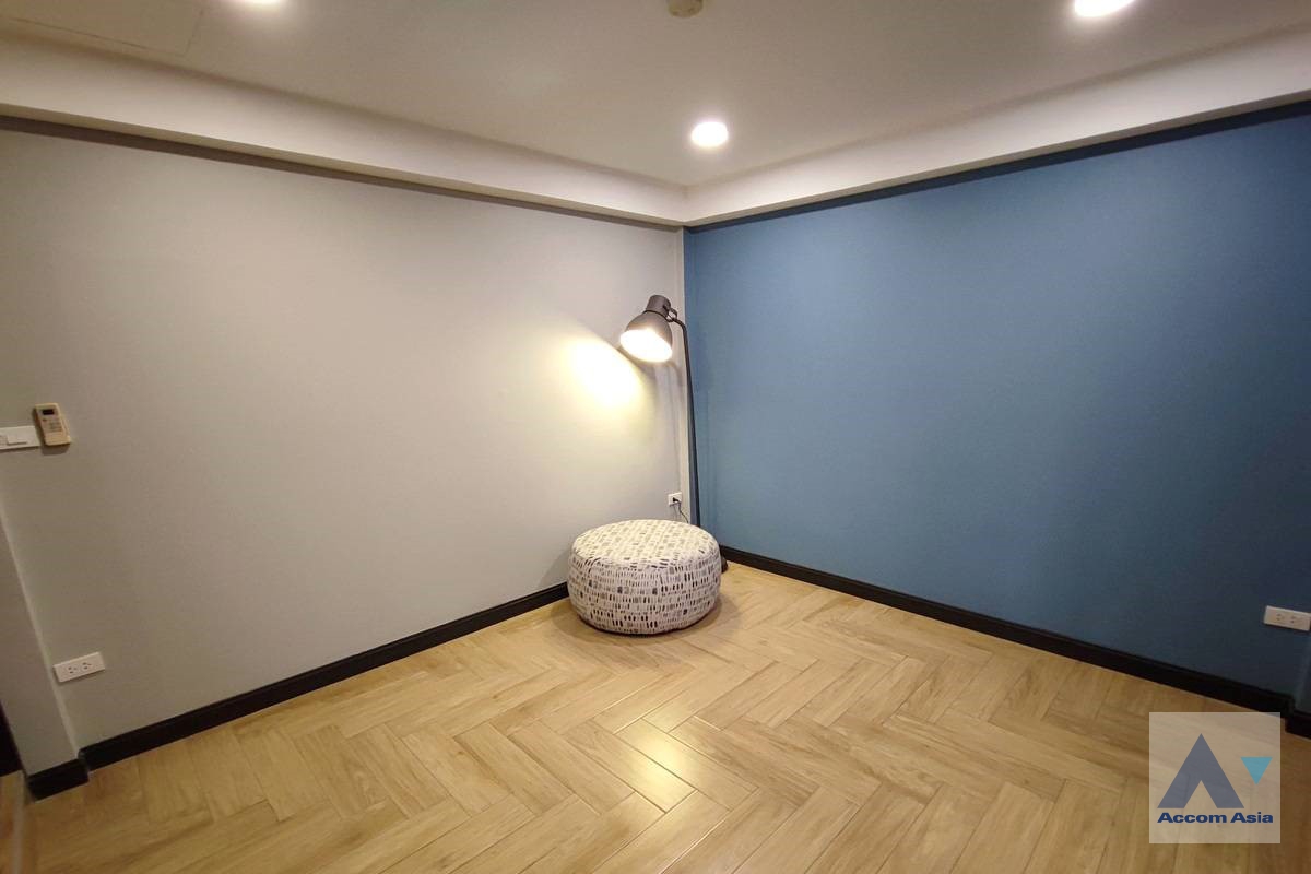 7  3 br Townhouse For Rent in Sukhumvit ,Bangkok BTS Thong Lo AA35220