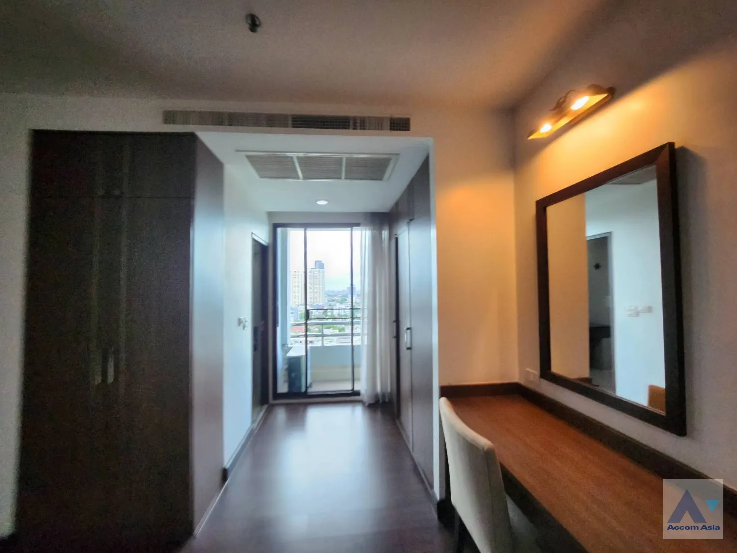 6  3 br Apartment for rent and sale in Sukhumvit ,Bangkok BTS Ekkamai at High-Rise Living with a Large Balcony Apartment in Ekkamai AA35223